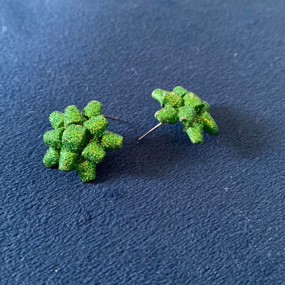Green bow earrings